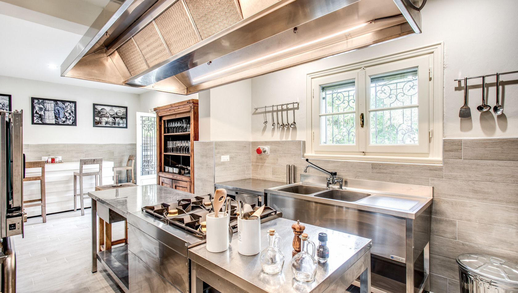 Villa-Alfresco--tuscany-kitchen_2