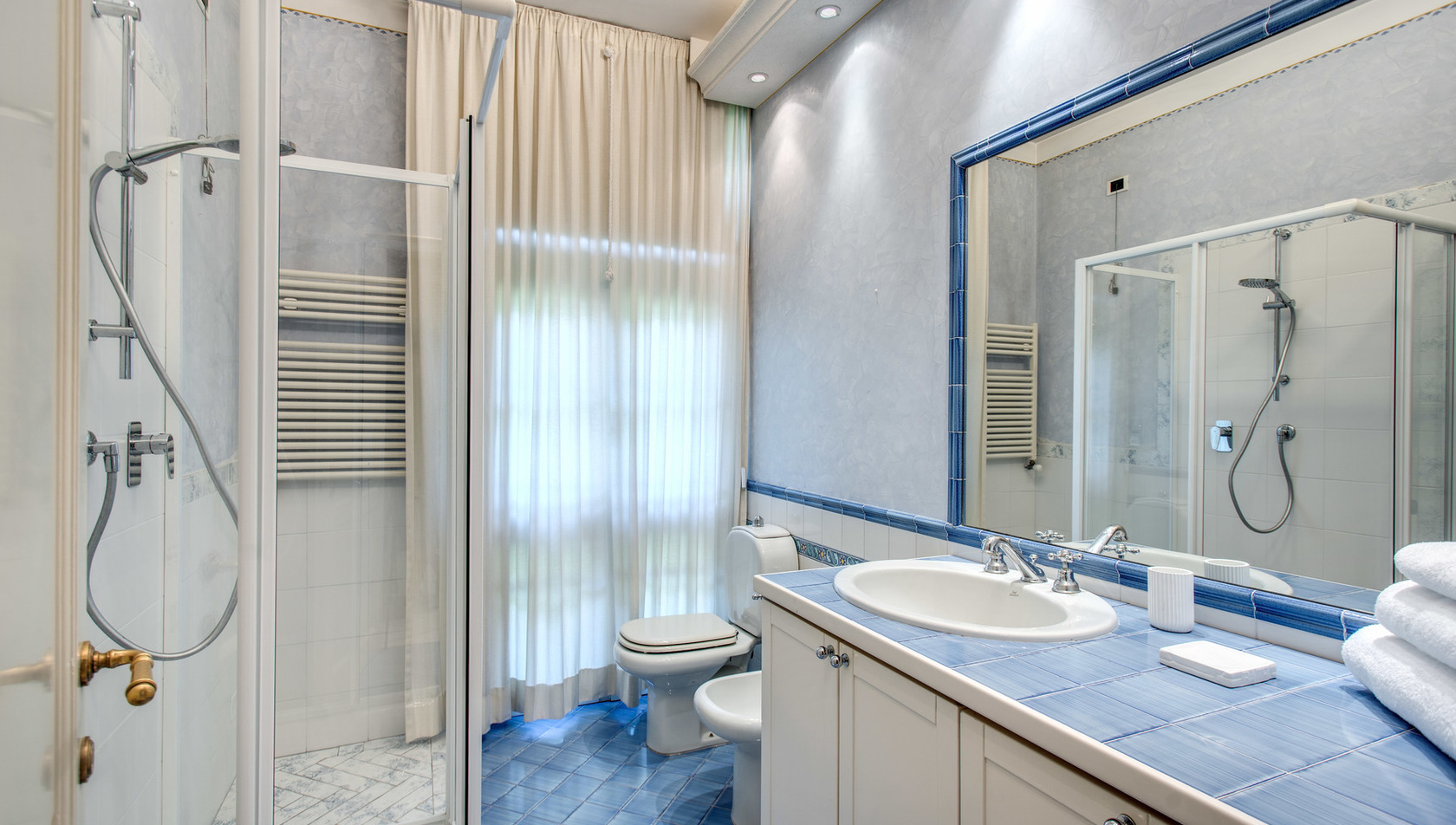 Villa-Alfresco--Tuscany_bathroom_room6_1