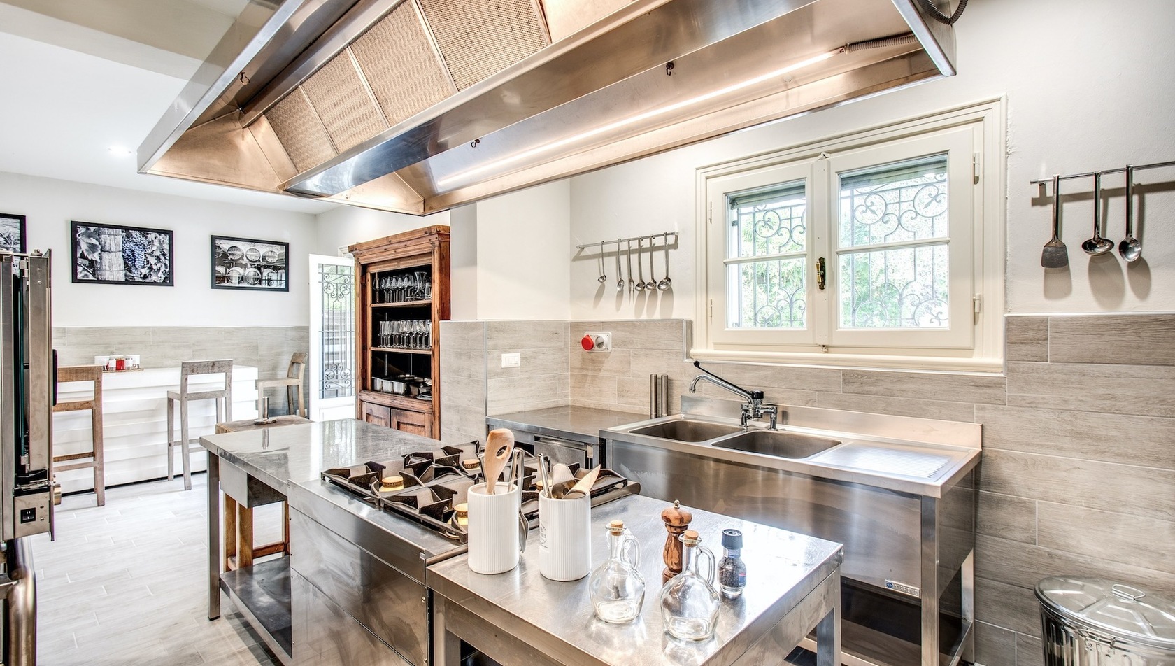 Villa-Alfresco--tuscany-kitchen_2