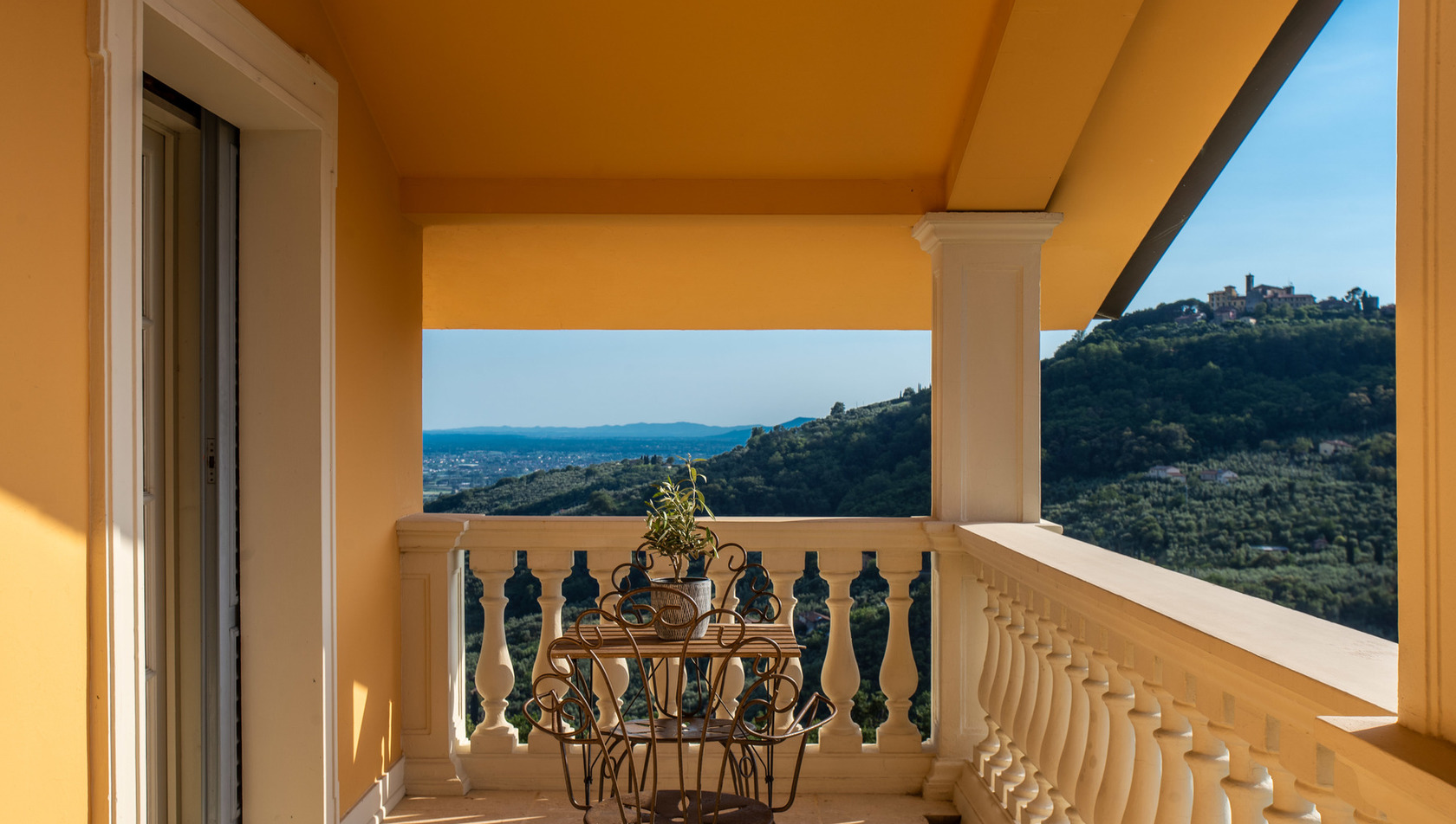 Villa-Alfresco--tuscany_terrace-room5