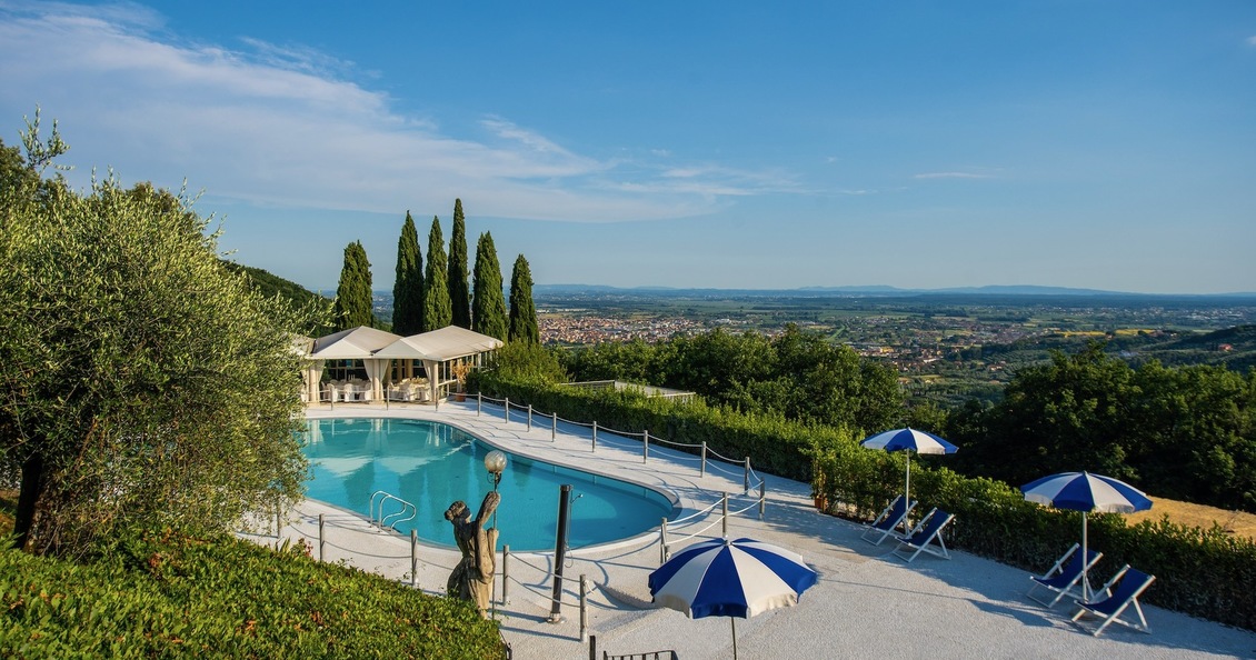Villa Alfresco villa for rent heated pool tuscany